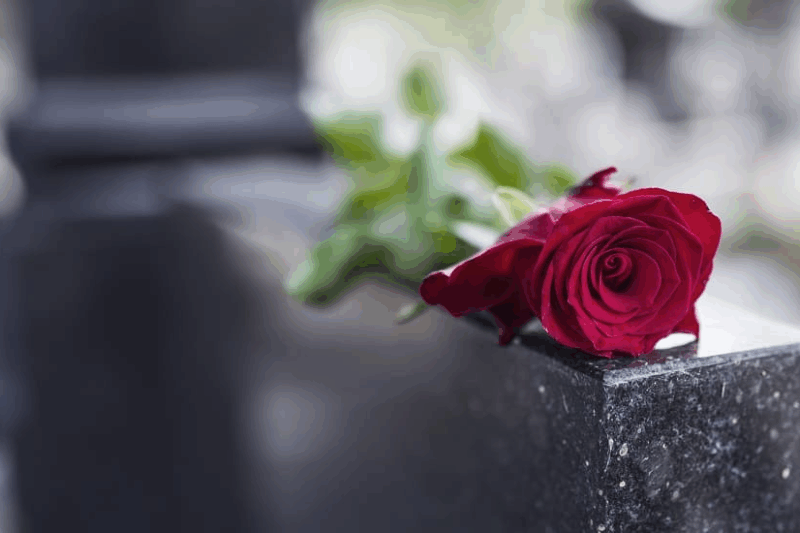 Die zentrale Rolle der Bestattung für einen würdevollen Abschied